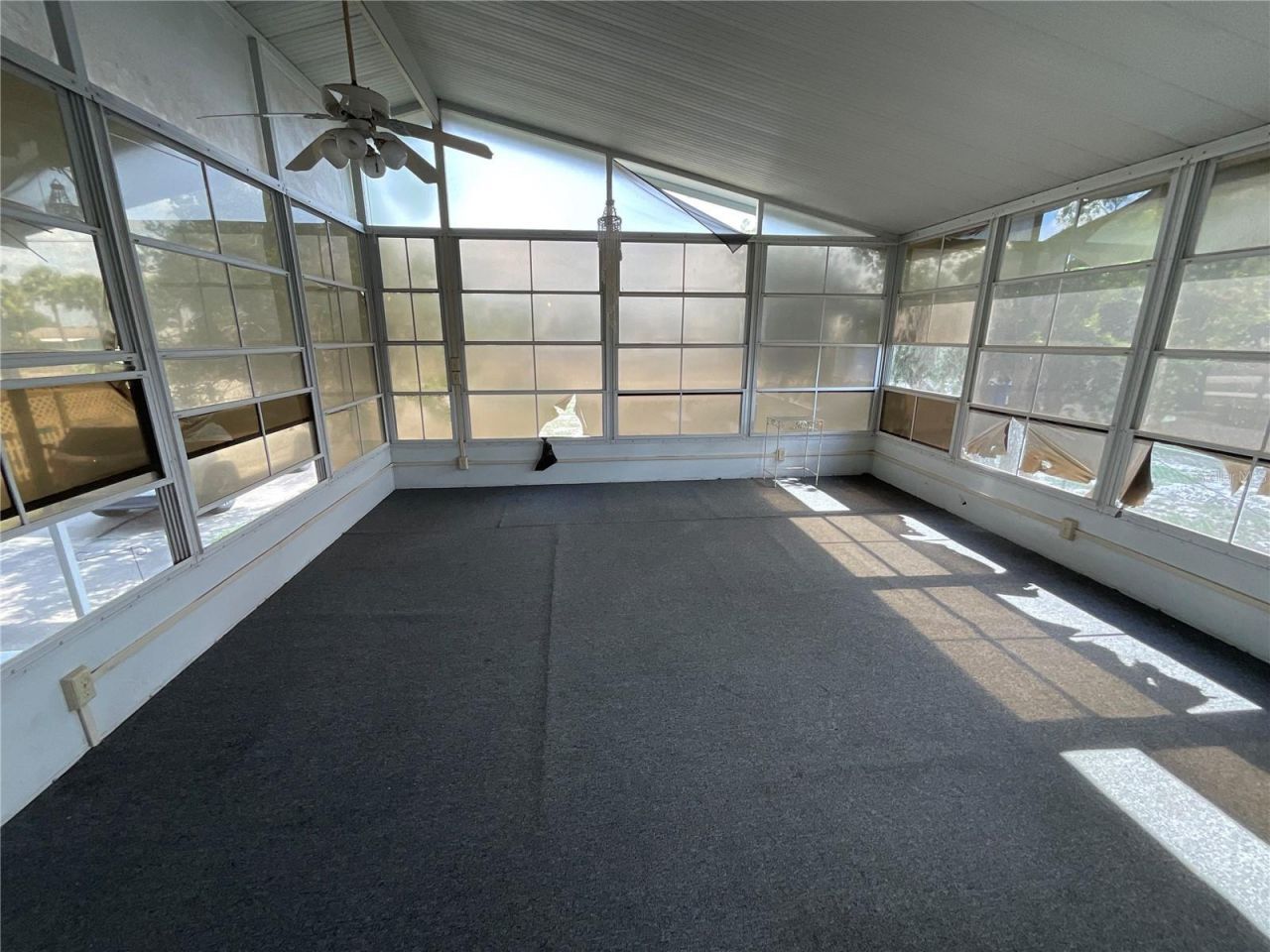 2607 Universal Drive, Ruskin, FL 33570 Photo