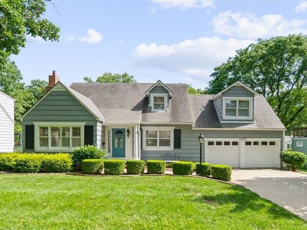 1215 Arno Road, Kansas City, MO 64113
