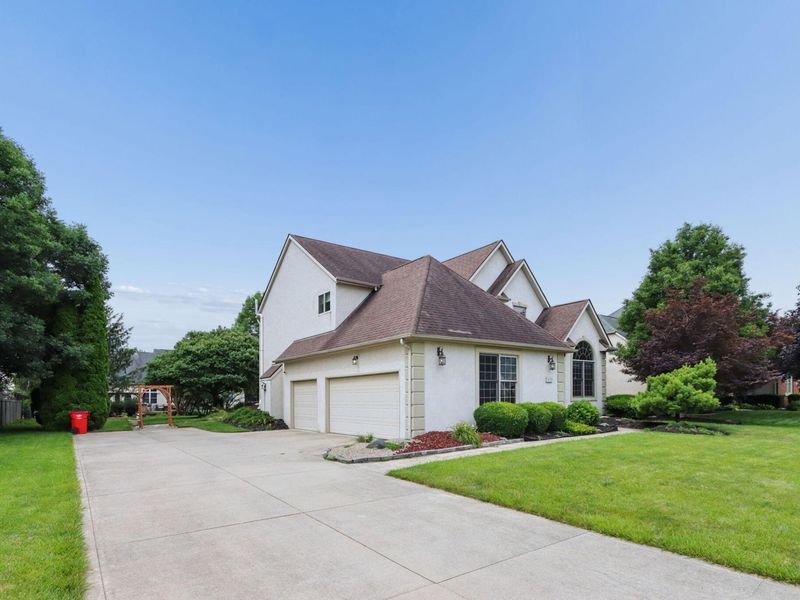 9189 Candleridge Street, Pickerington, OH 43147 Photo 2