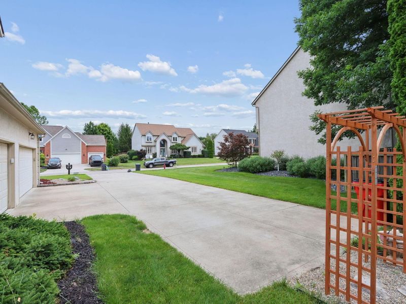9189 Candleridge Street, Pickerington, OH 43147 Photo 4