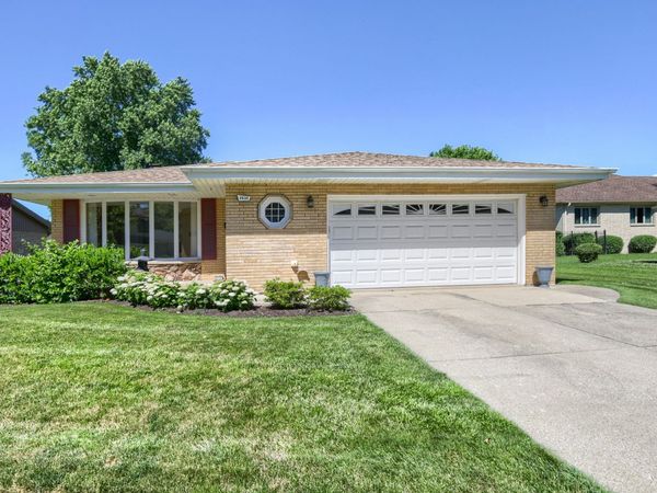 2630 Somerset Drive , Westchester, IL 60154