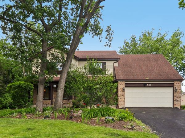816 Bonnie Brae Lane, Bolingbrook, IL 60440