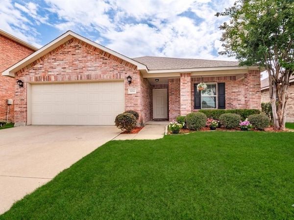9010 Cloudveil Drive, Arlington, TX 76002