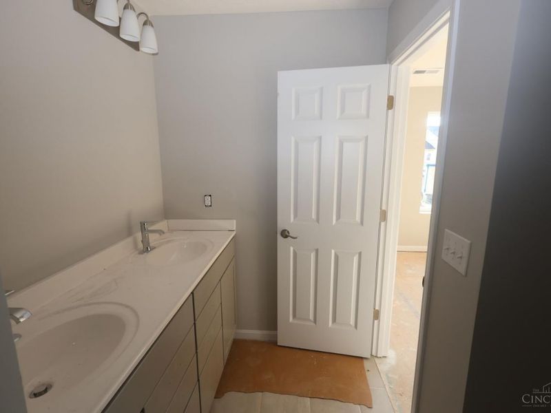 7251 Grandpoint Drive, Unit 28, West Chester, OH 45040 Photo 8