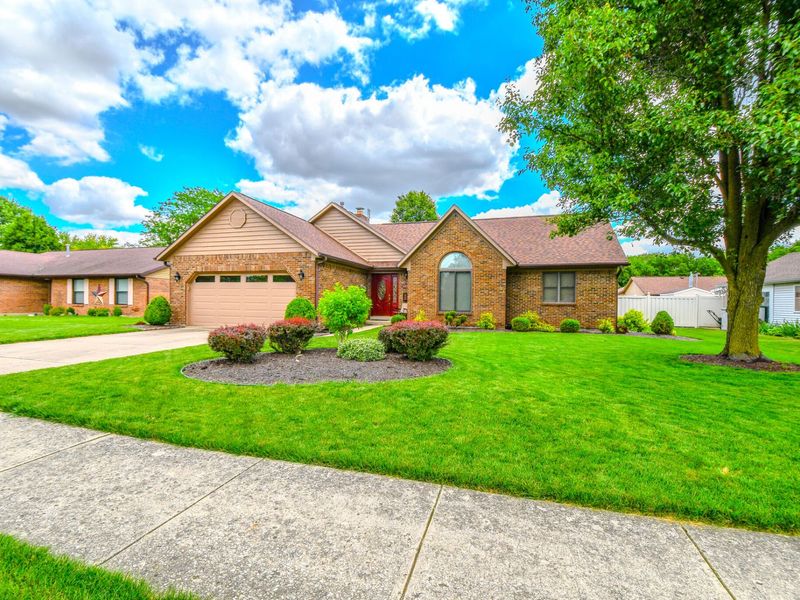 1337 Maplecrest Drive, Troy, OH 45373 Photo 3