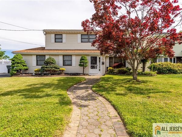 16 W Susan Street , Hazlet, NJ 07730