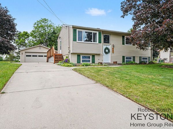 941 Greenwood Street, Middleville, MI 49333