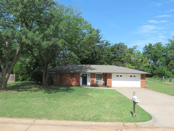 824 N Burdick, Stillwater, OK 74075