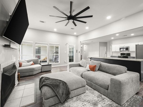 23883 Springhill Dr, Denham Springs, LA 70726