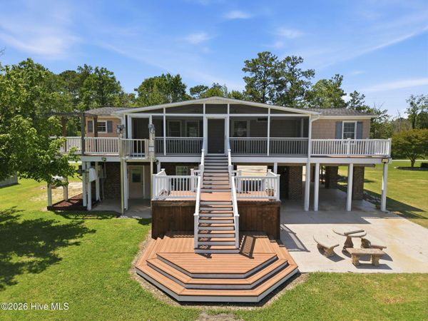 2831 Whichards Beach Road , Chocowinity, NC 27817