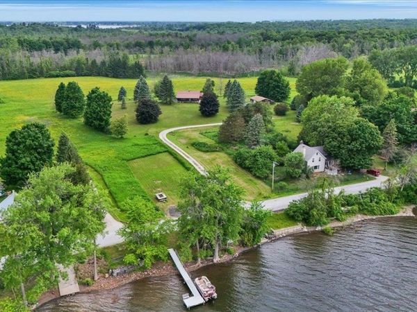 66 Poor Farm Road, Alburgh, VT 05440