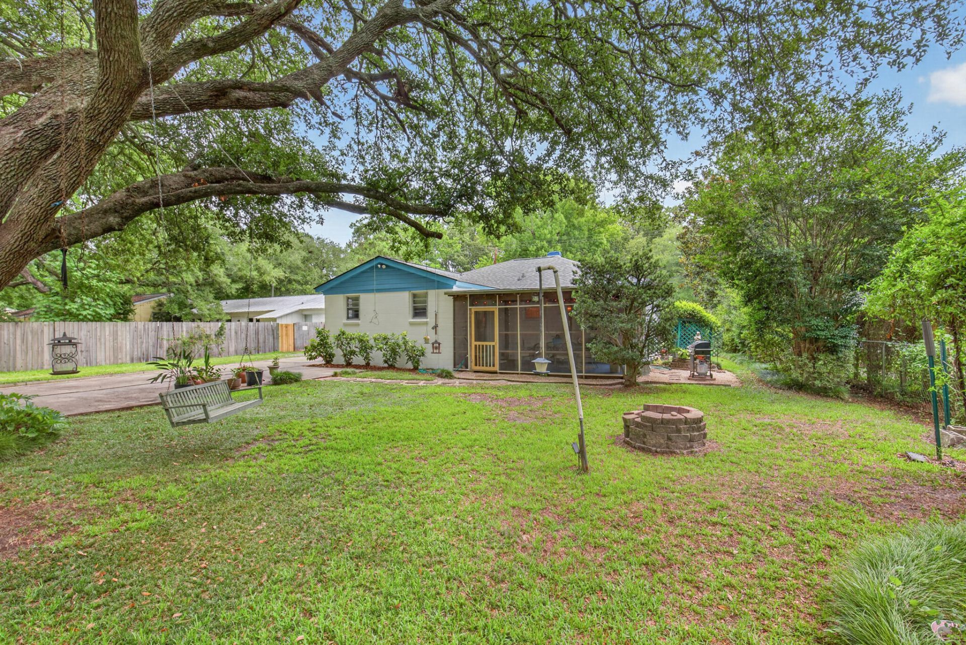 337 Millcreek Drive Photo 10