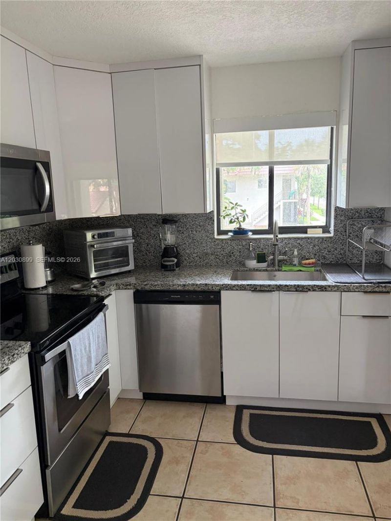 16184 Laurel Dr , Unit 204, Weston, FL 33326 Photo