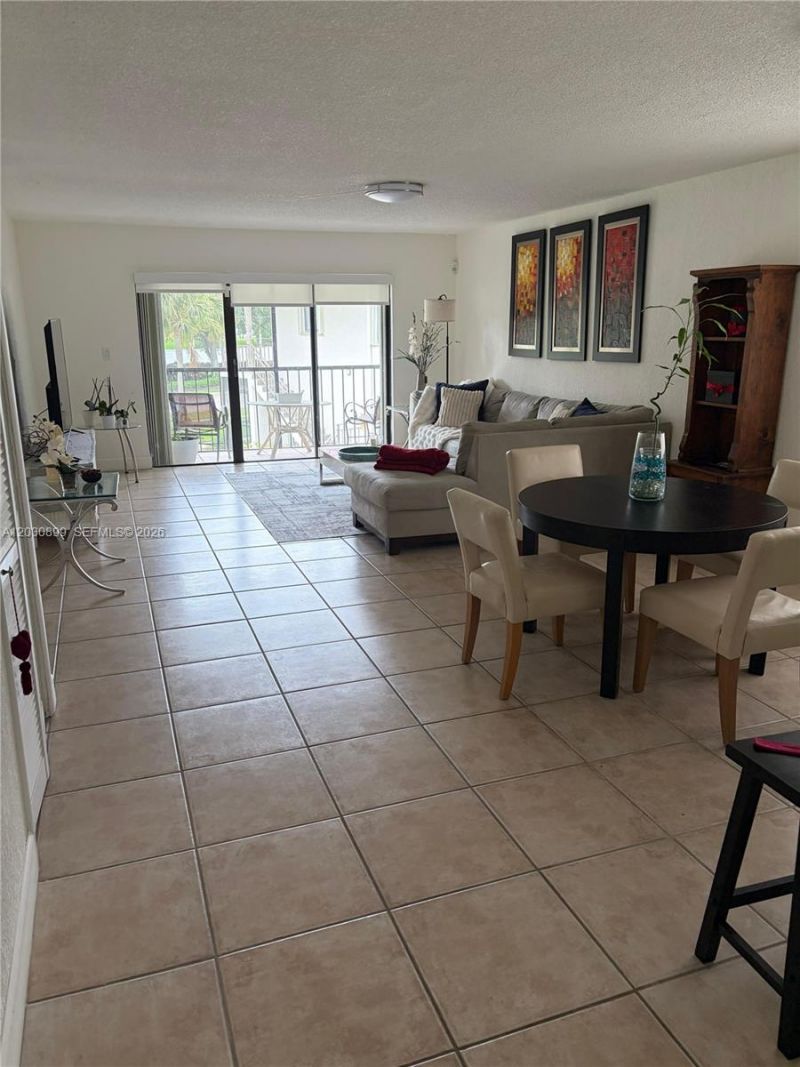 16184 Laurel Dr , Unit 204, Weston, FL 33326 Photo
