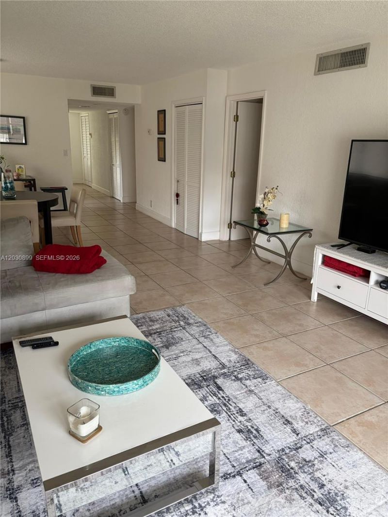 16184 Laurel Dr , Unit 204, Weston, FL 33326 Photo
