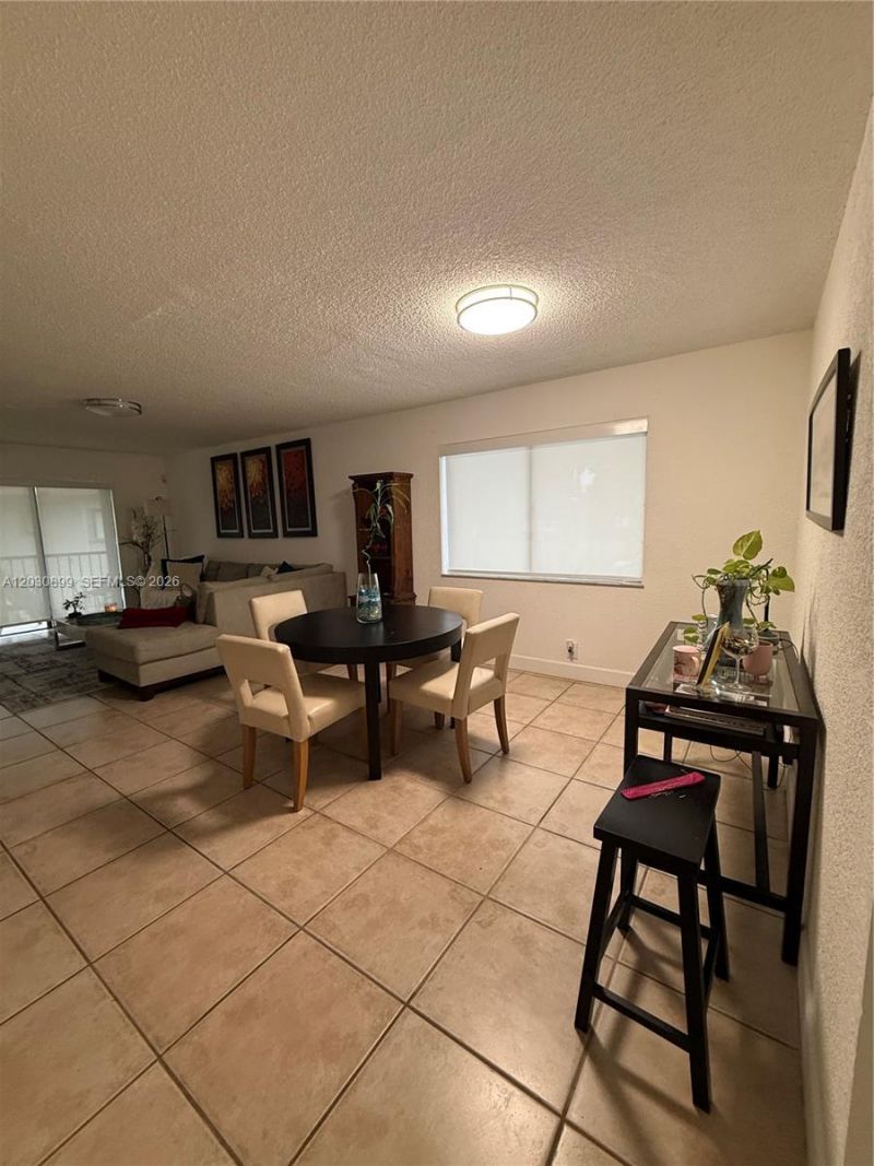 16184 Laurel Dr , Unit 204, Weston, FL 33326 Photo