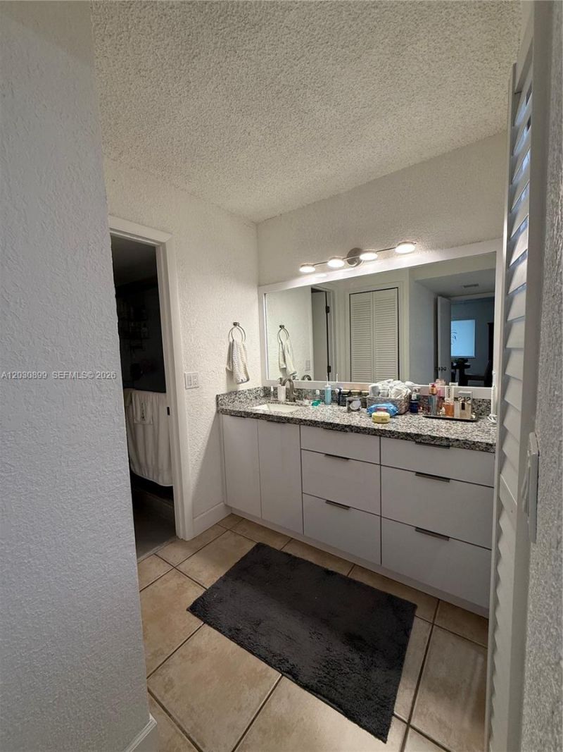 16184 Laurel Dr , Unit 204, Weston, FL 33326 Photo