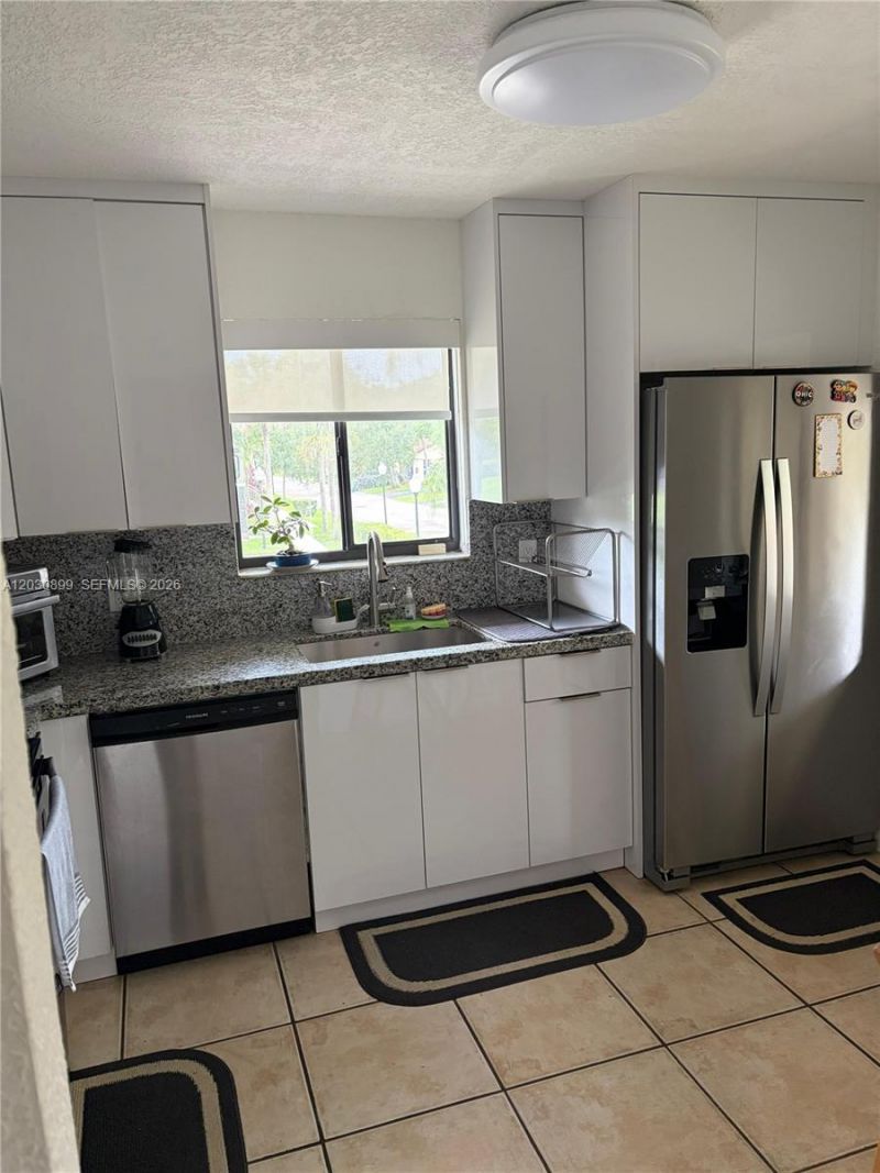 16184 Laurel Dr , Unit 204, Weston, FL 33326 Photo