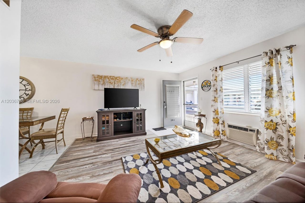15610 NE 6th Ave , Unit 34C, Miami, FL 33162 Photo