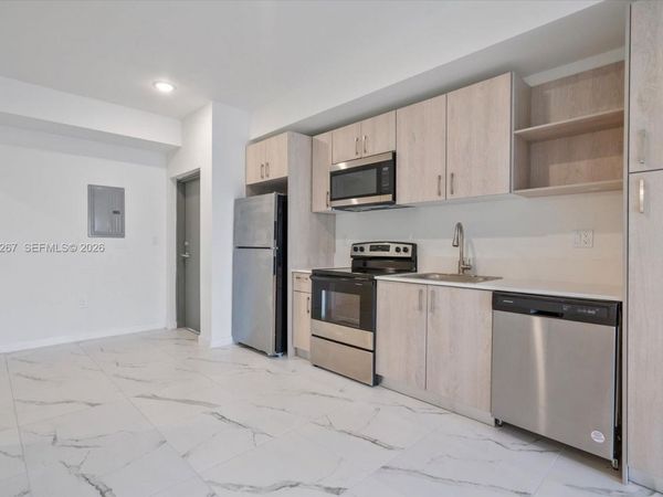 420 SW 7th Ave , Unit 204, Miami, FL 33130