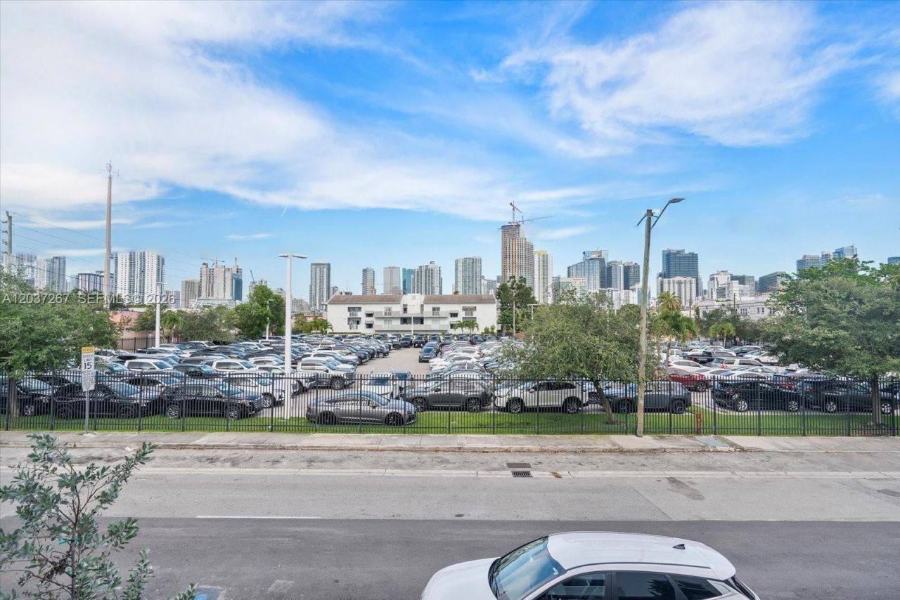 420 SW 7th Ave , Unit 204, Miami, FL 33130 Photo