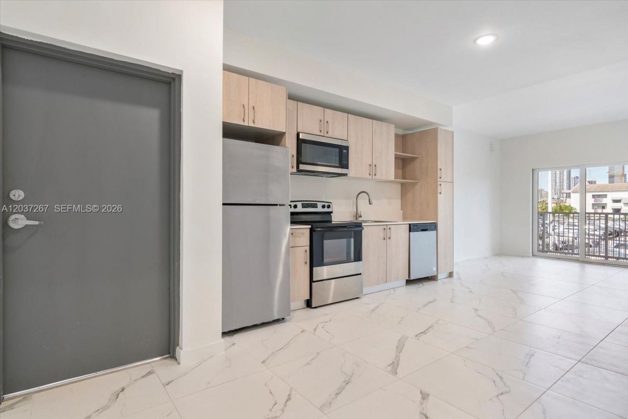 420 SW 7th Ave , Unit 204, Miami, FL 33130 Photo