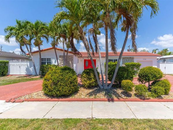 1720 SW 98th Ct, Miami, FL 33165