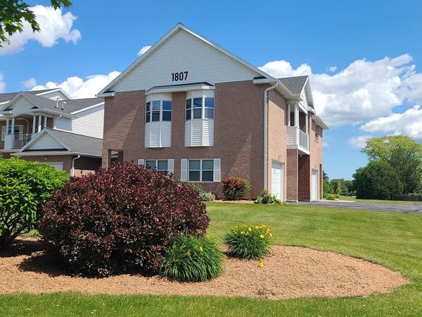 1807 RIDGEWAY DRIVE, Unit 38, De Pere, WI 54115