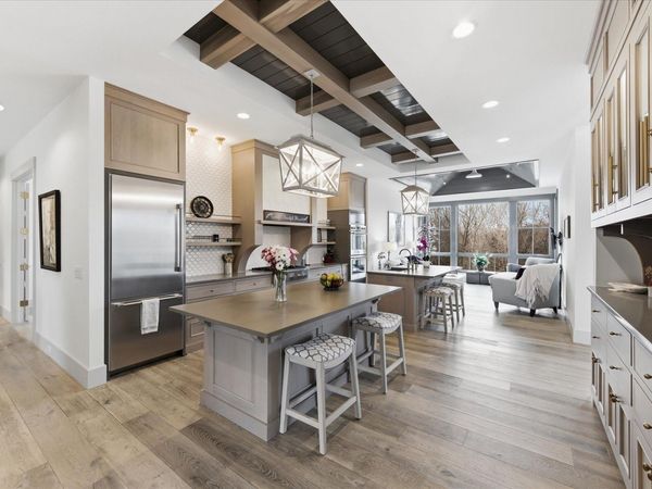 9810 Sky Lane, Eden Prairie, MN 55347