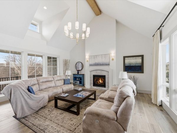 9810 Sky Lane, Eden Prairie, MN 55347