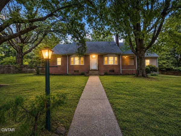 450 North Avenue , Henderson, TN 38340