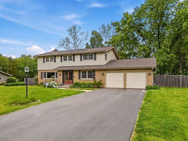 28W118 Hillview Drive , Naperville, IL 60564