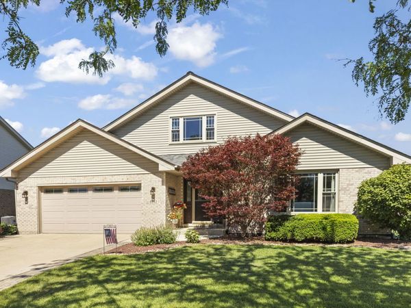 8942 Glenshire Street , Tinley Park, IL 60487
