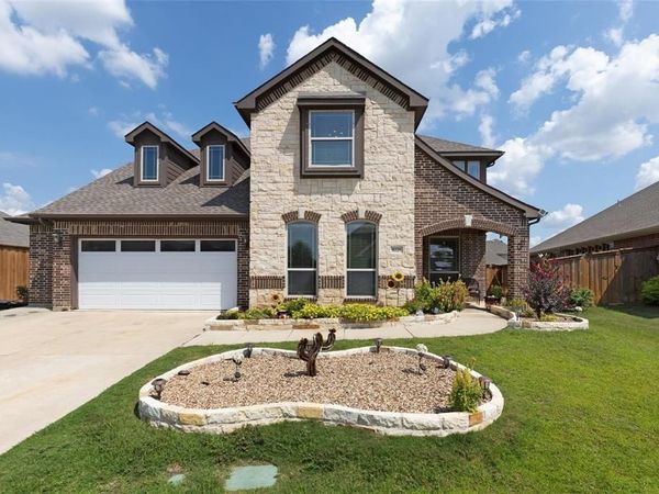 8229 Spitfire Trail, Aubrey, TX 76227