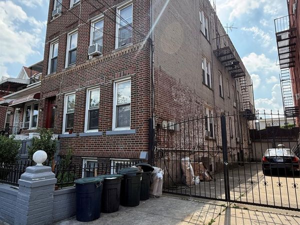320 E 52nd Street , Brooklyn, NY 11203