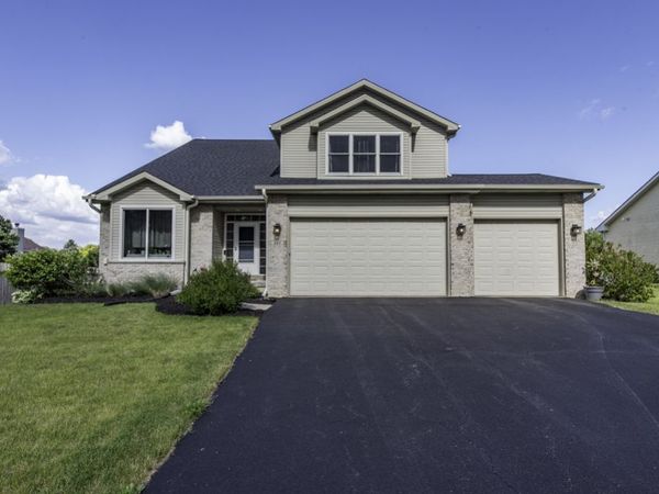 301 English Lane , Winthrop Harbor, IL 60096