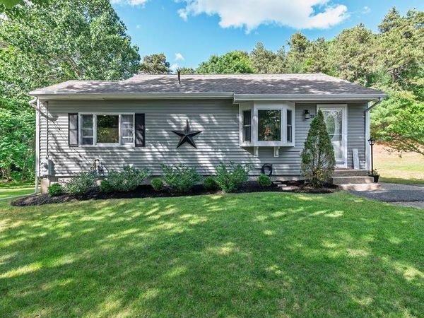 39 Esta Road, Plymouth, MA 02360