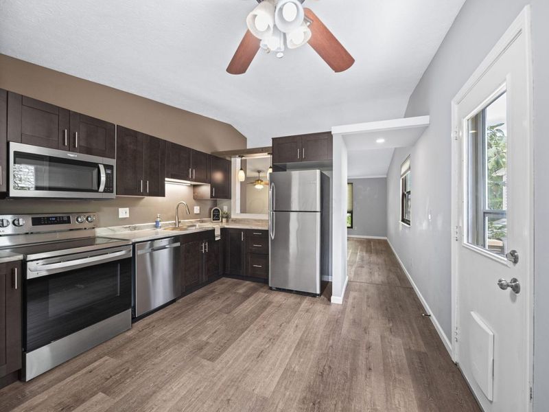 1004 Swanton Court, Westerville, OH 43081 Photo 9
