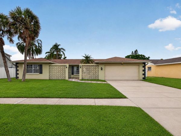 4724 SOAPSTONE DRIVE, TAMPA, FL 33615