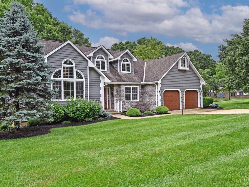 8405 Toddcreek Circle, West Chester, OH 45069 Photo 2