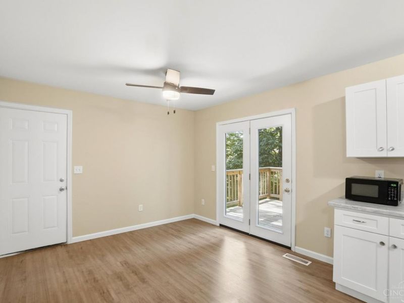 1563 Lemontree Drive, Forest Park, OH 45240 Photo 10