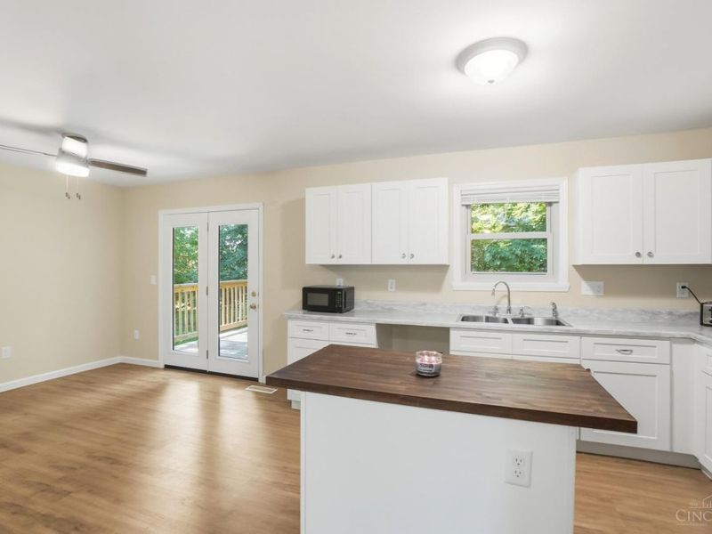 1563 Lemontree Drive, Forest Park, OH 45240 Photo 7