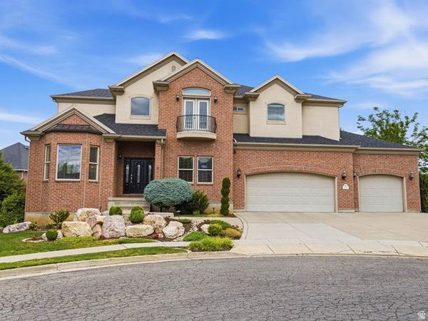 563 N PEREGRINE CV, Layton, UT 84040