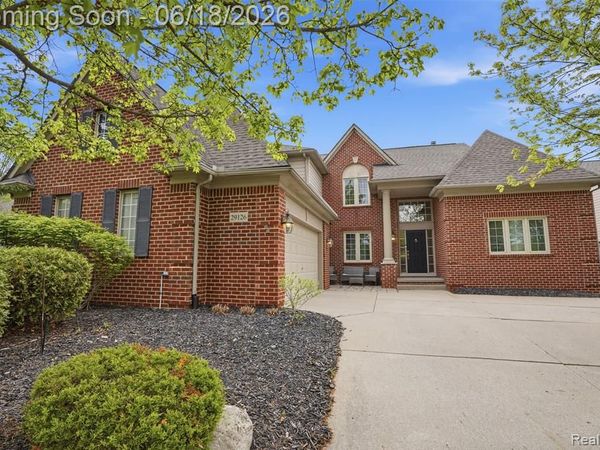 29126 Eastman Trail, Novi, MI 48377