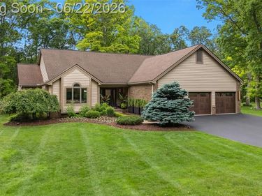 5083 Timber Cove Circle, Independence Twp, MI 48346
