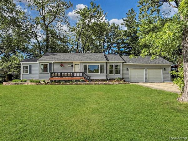 306 Michelson Road, Rochester Hills, MI 48307