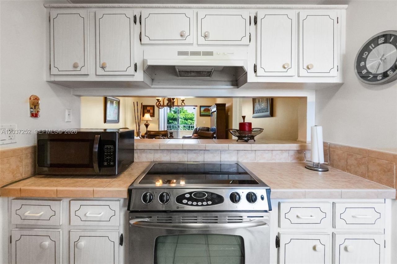 6090 W Flagler St, Unit 307, Miami, FL 33144 Photo