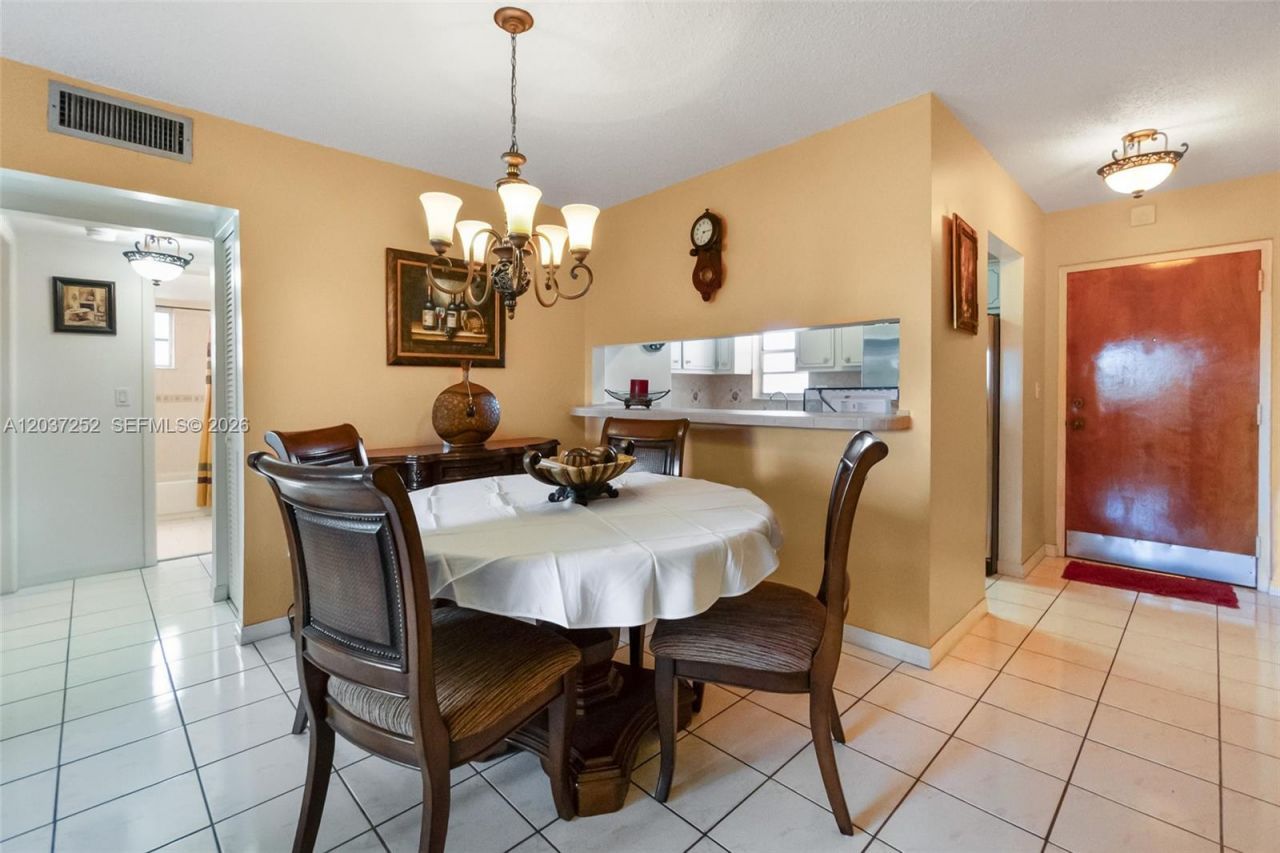6090 W Flagler St, Unit 307, Miami, FL 33144 Photo