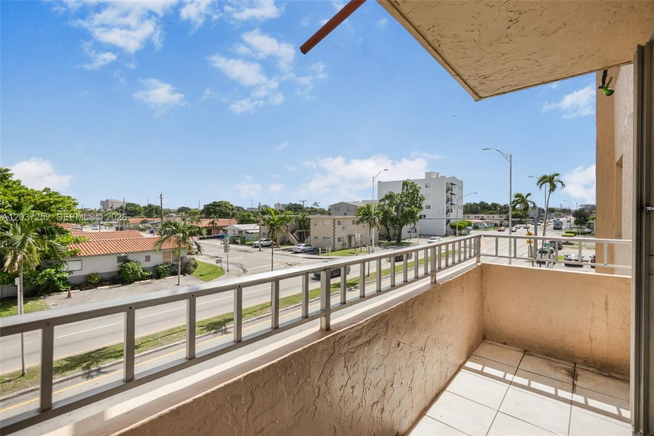 6090 W Flagler St, Unit 307, Miami, FL 33144 Photo