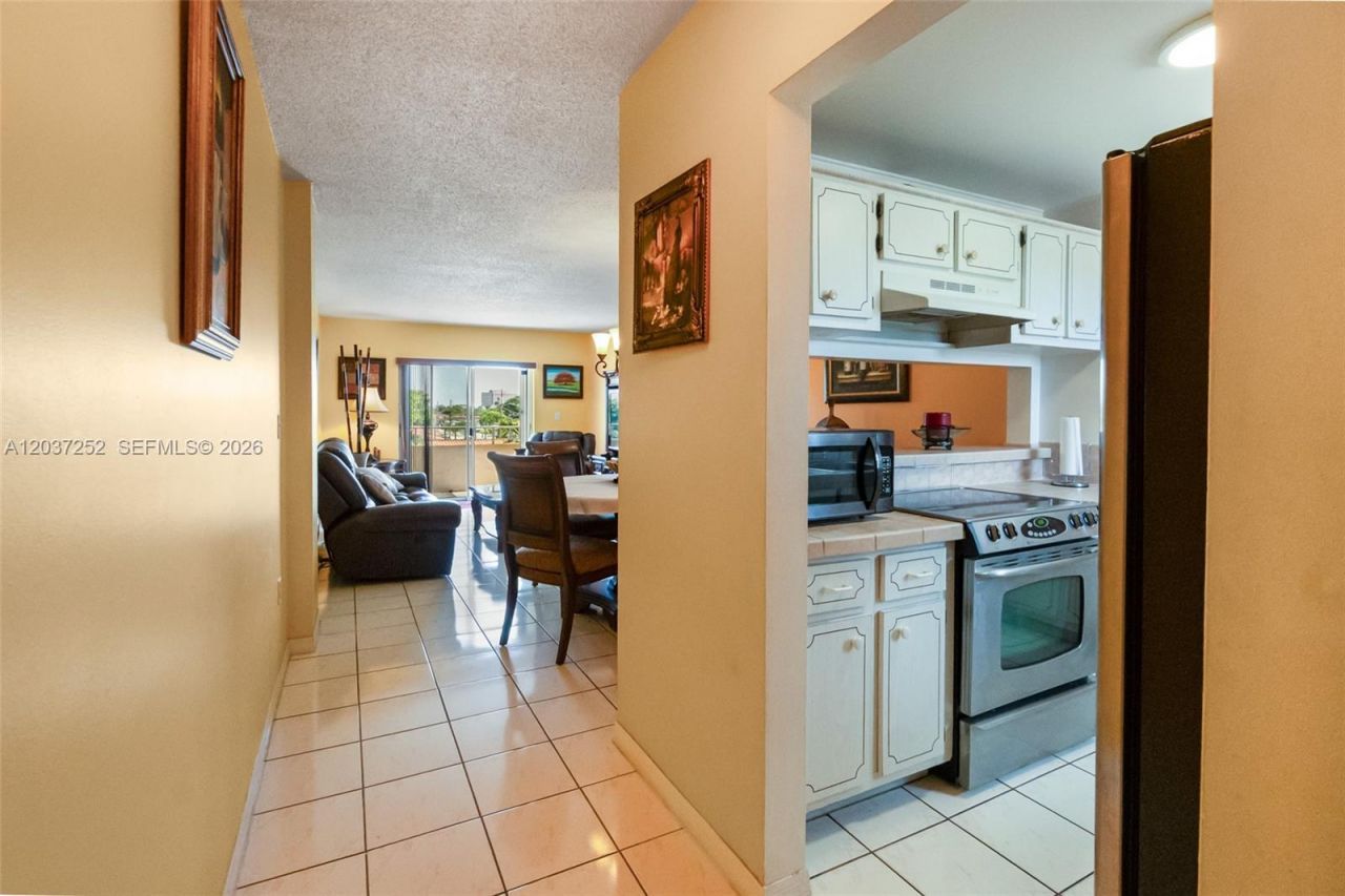 6090 W Flagler St, Unit 307, Miami, FL 33144 Photo